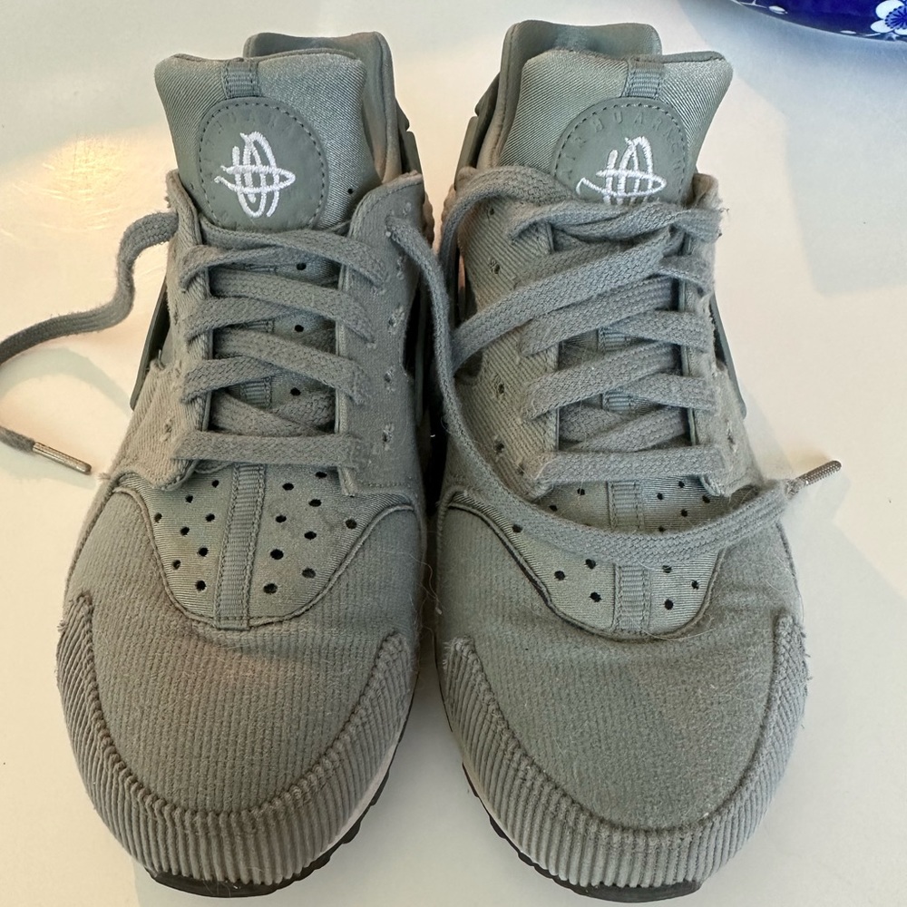 Nike Women's Huarache Sneaker